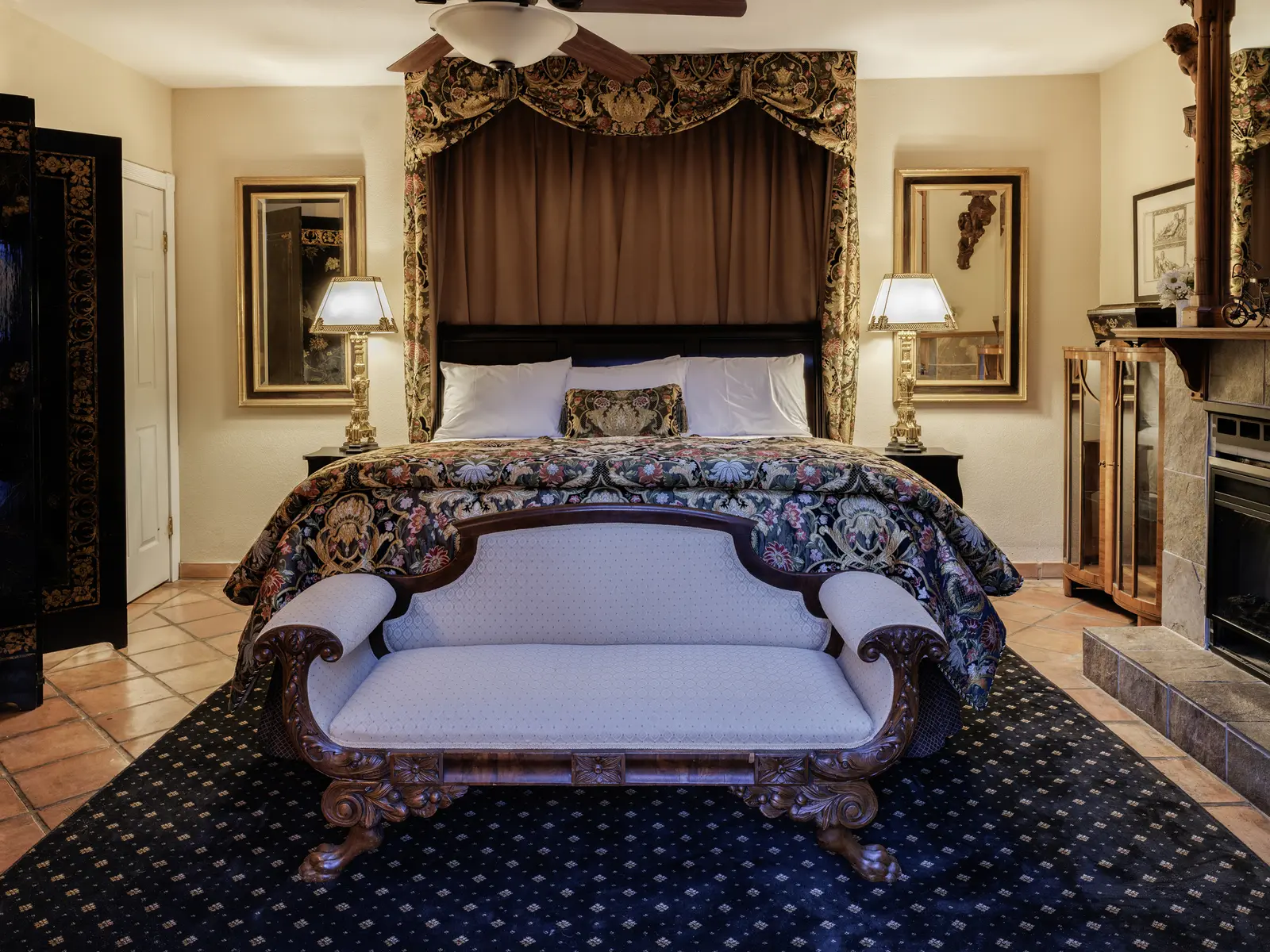 Guest suite at The Charles, Napa Valley — hospitality interior photography by Manny Espinoza